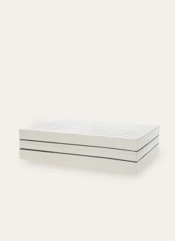 BOÎTE RECTANGULAIRE EN RÉSINE AVEC LIGNES NOIRES ECRU/NOIR