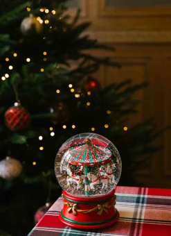BOULE À NEIGE MUSICALE CARROUSEL RUBIS