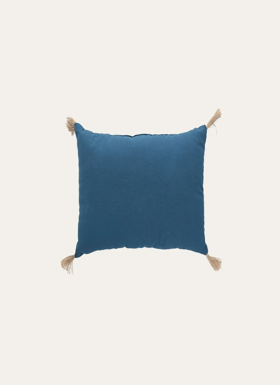 COUSSIN EN COTON UNI AVEC PETITS POMPONS BLEU