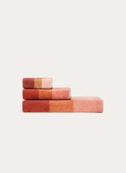 SERVIETTE DE BAIN EN VELOURS À CARREAUX ROUGE FONCÉ