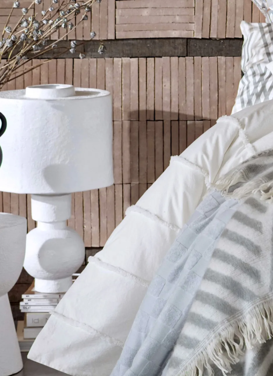 TABOURET EFFET CRÉPIS FORME SABLIER BLANC