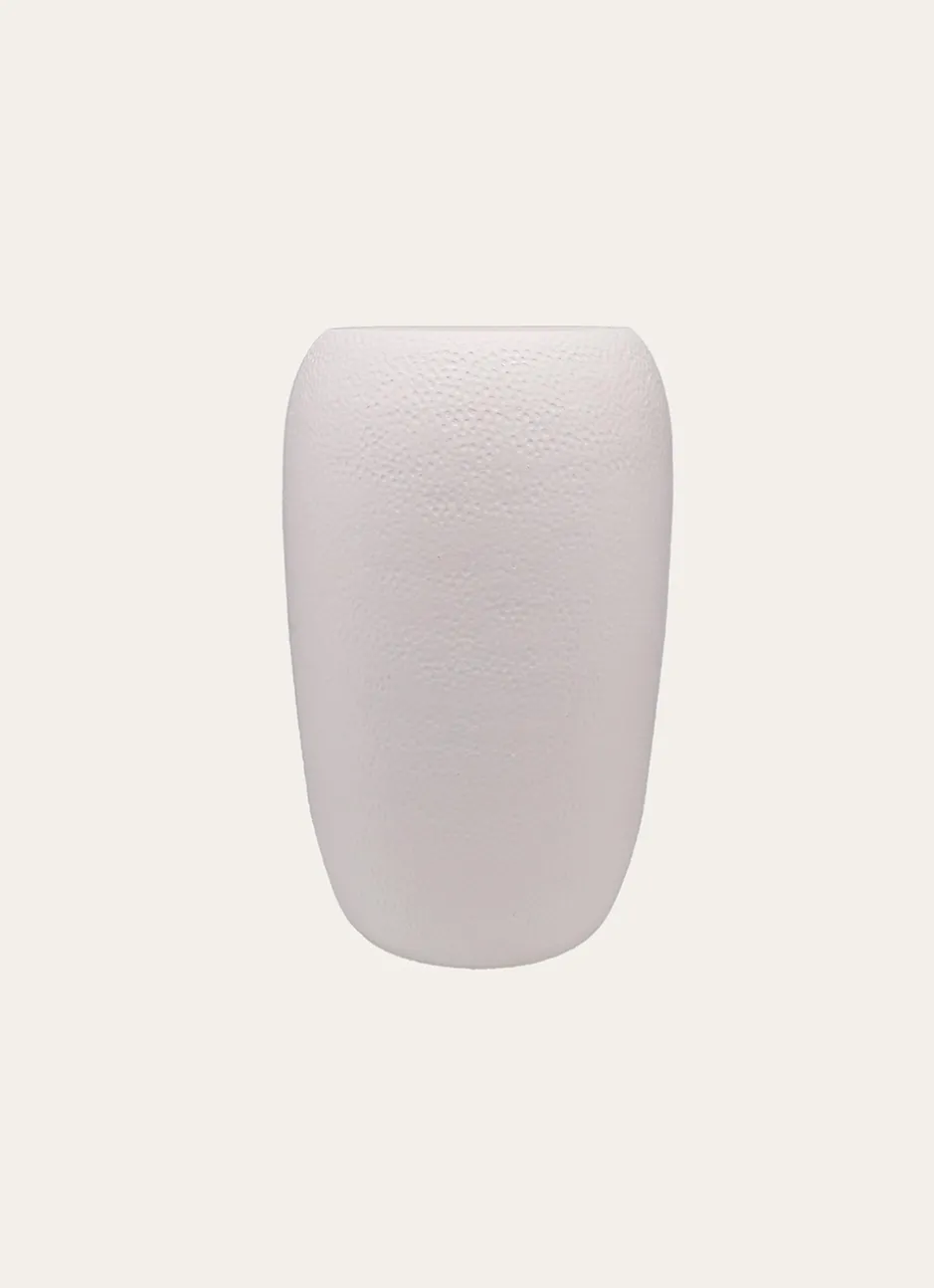 VASE EN TERRE-CUITE EMBOSSÉ POINÇON BLANC